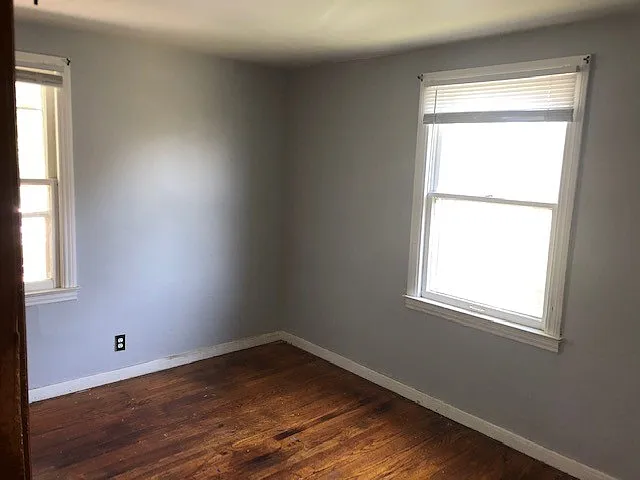 410 E Parkland Ave — Photo 3