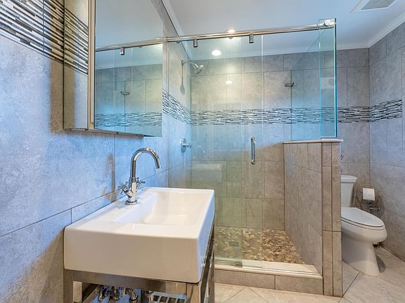 First floor beach bathroom and laundry.