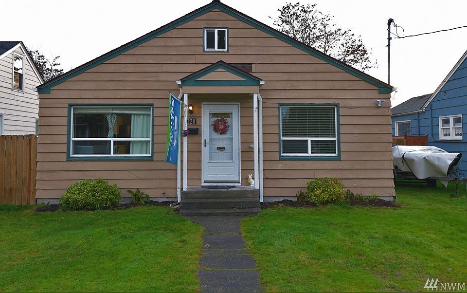 1st image of 128 L St SE