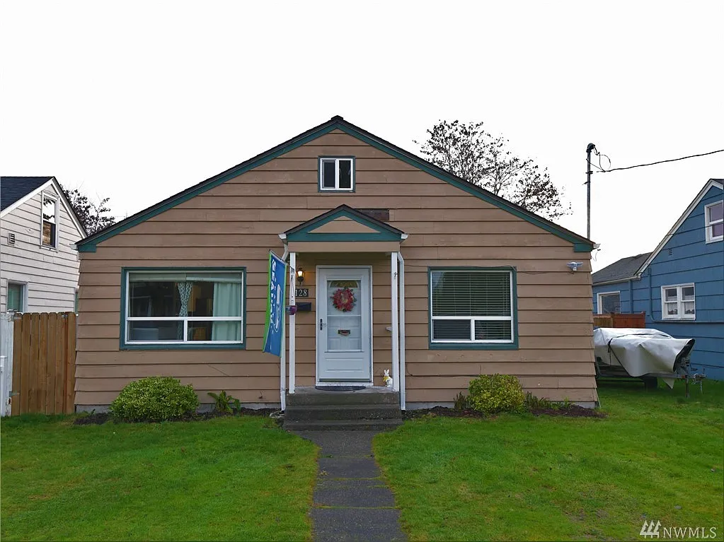 128 L St SE photo 1