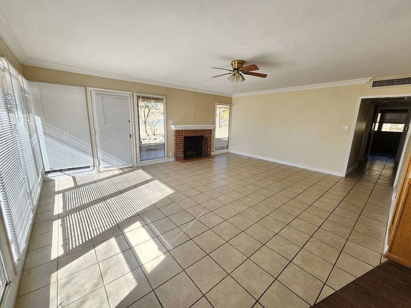 3rd image of 5903 Bagley Ave #5903