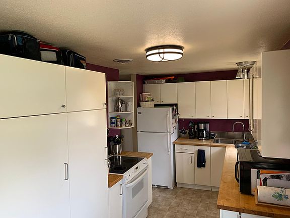 3rd image of 217 Ivy St NE