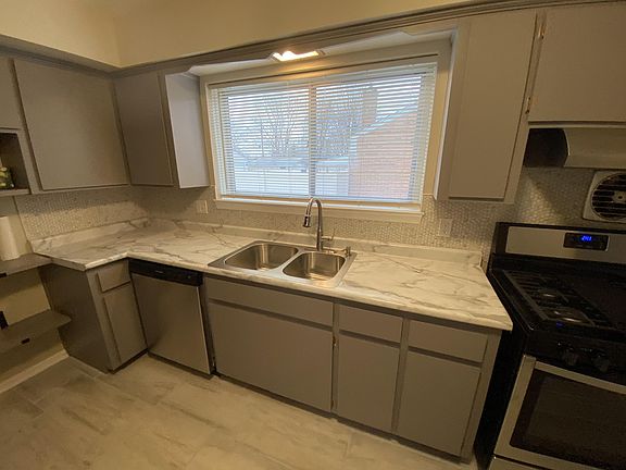 3rd image of 25743 Patricia Ave