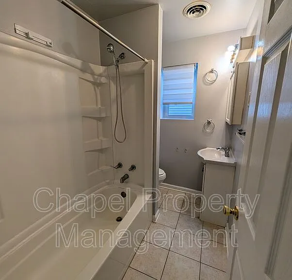 1346 N 27th St #3 — Photo 10