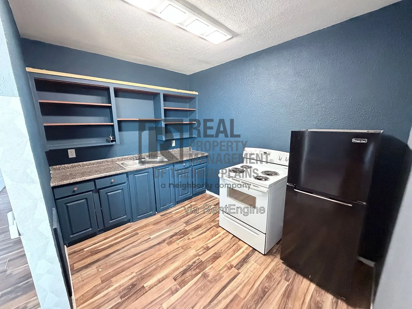 2 bed, 1.0 bath, $650 — Photo 2