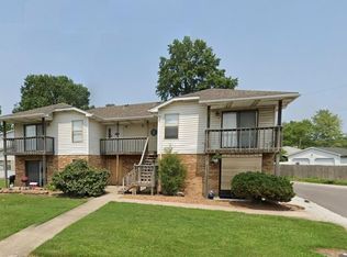 975 27th St APT D, Granite City, IL