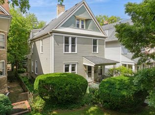 1025 Garnett Pl, Evanston, IL 60201