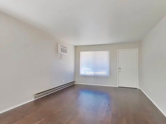 4th image of 10090 Lincoln Village Dr #1