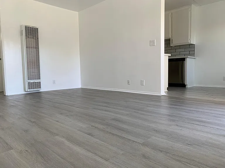 950 Magnolia Ave #22 — Photo 1