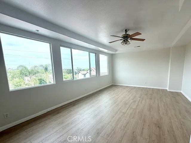 4 bed, 3.5 bath, 3947 sqft, $5,300 — Photo 3