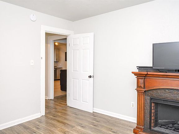 4th image of 1740 Lee Ct