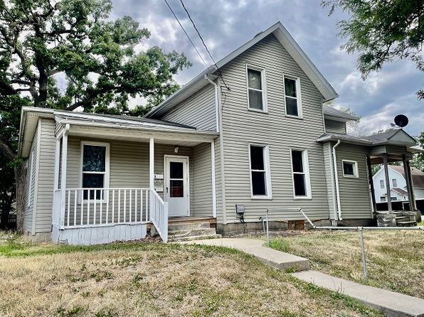 401 1st St SE #1-200