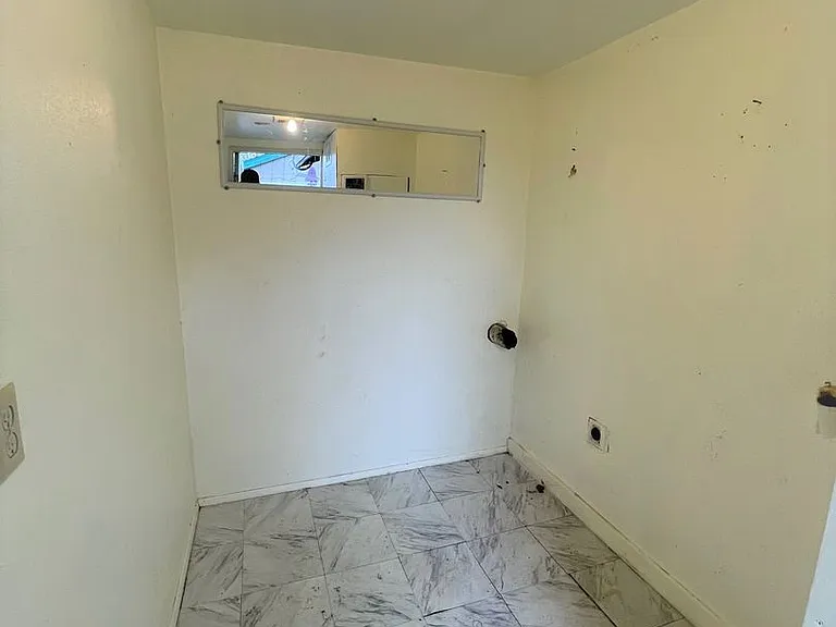 1330 S Ivy St — Photo 14