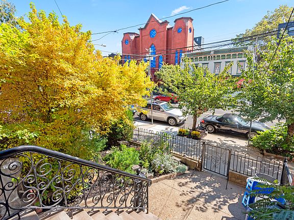 4th image of 321 Pacific Ave APT 1