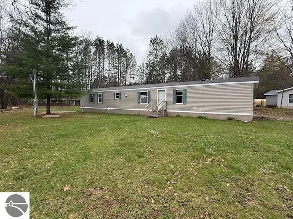 2540 S 39th Rd, Cadillac, MI 49601