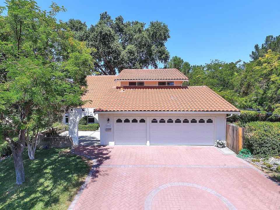 1st image of 936 Avondale Ct