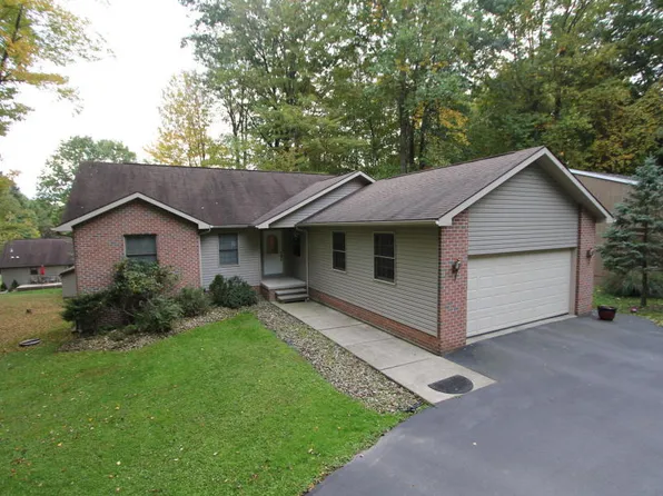 204 Green Lantern Rd, Du Bois, PA 15801