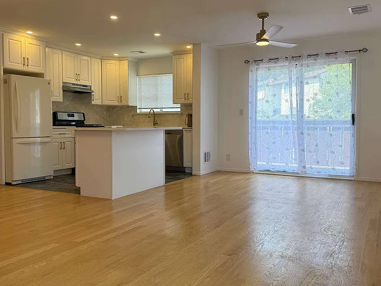 230 Timber Ridge Dr #2 — Photo 4