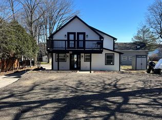 1527 Hiawatha Dr, Delavan, WI 53115