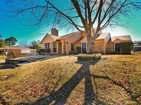 2nd image of 320 Creekmeadow Ln