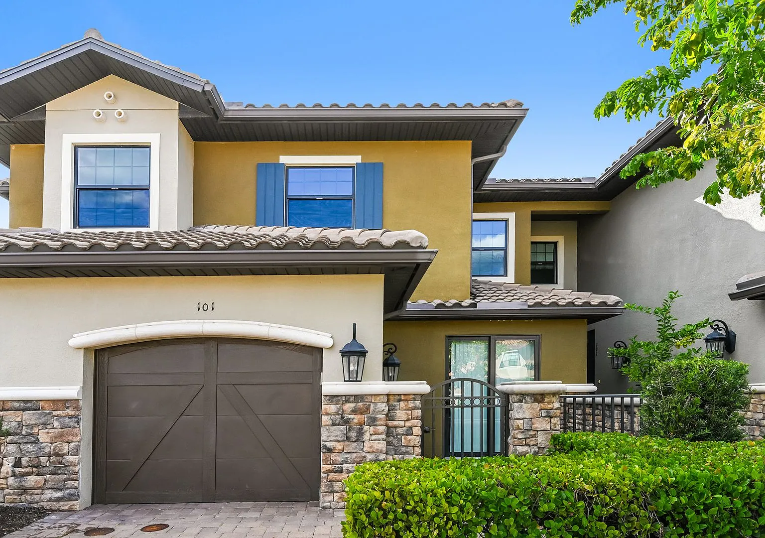 Exceptional opportunity to experience resort-style living in Esplanade Golf & Country Club — Photo 1
