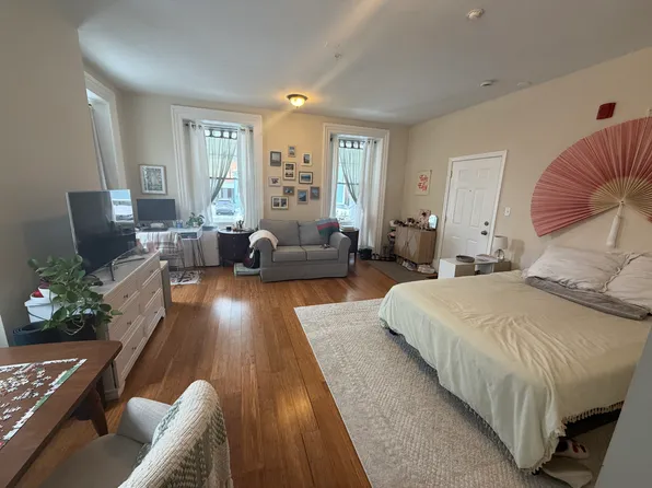 93 Elm St APT 1, Worcester, MA 01609