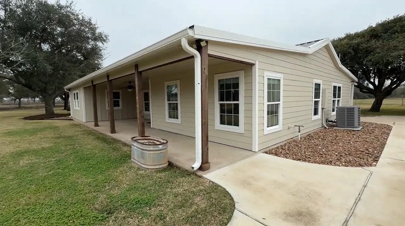 3 bed, 2.5 bath, 2670 sqft, $3,350 — Photo 1