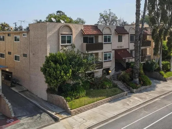 12321 Riverside Dr APT 204, Valley Village, CA 91607