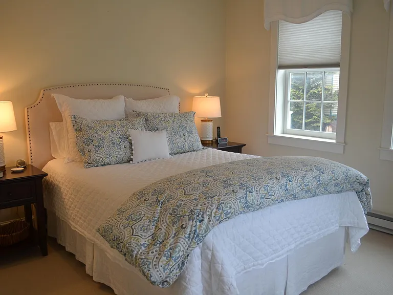 428 Pleasant St #1 — Photo 9