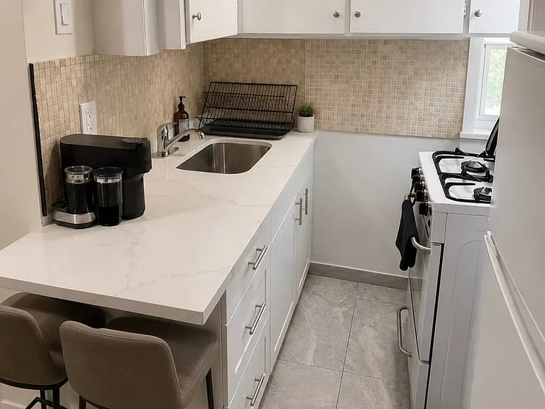 98 Vaughan Rd #307 — Photo 5