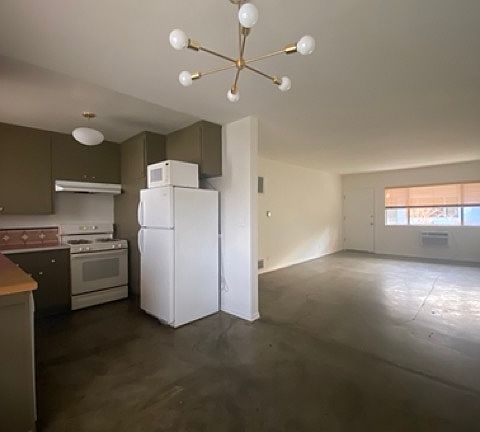 kitchen/dining/living room