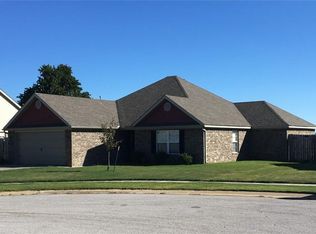 2281 Bunker Ln, Farmington, AR 72730