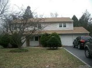 612 Larkfield Rd, East Northport, NY 11731