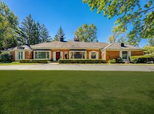 1262 Winwood Dr, Lake Forest, IL