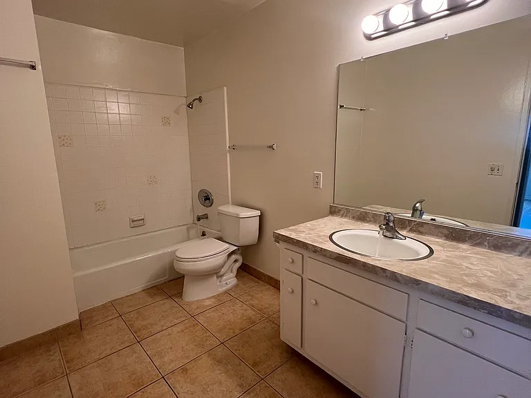 525 N Francisca Ave #1 — Photo 10