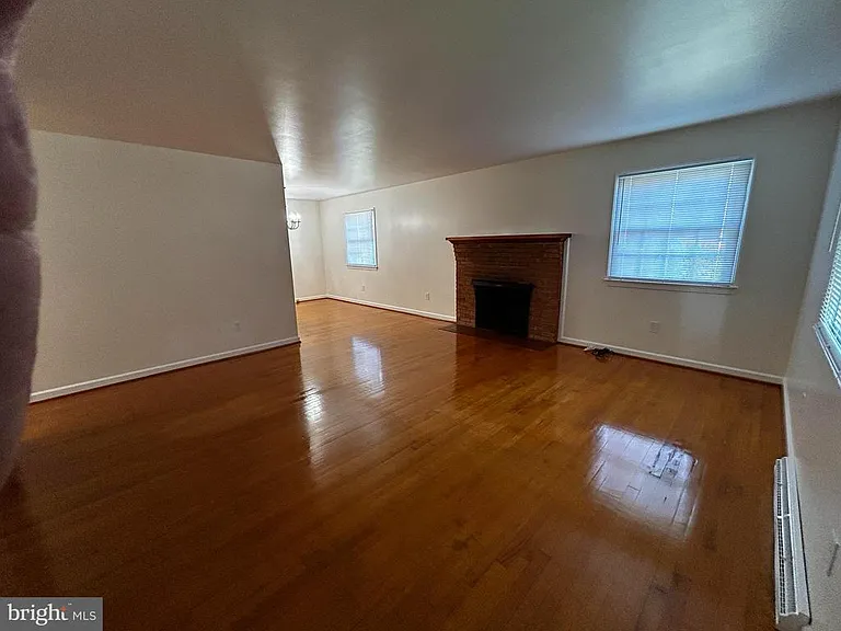 525 Azalea St — Photo 4