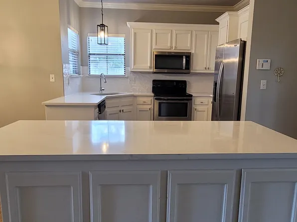 305 Lake Worth Dr, Baton Rouge, LA 70810