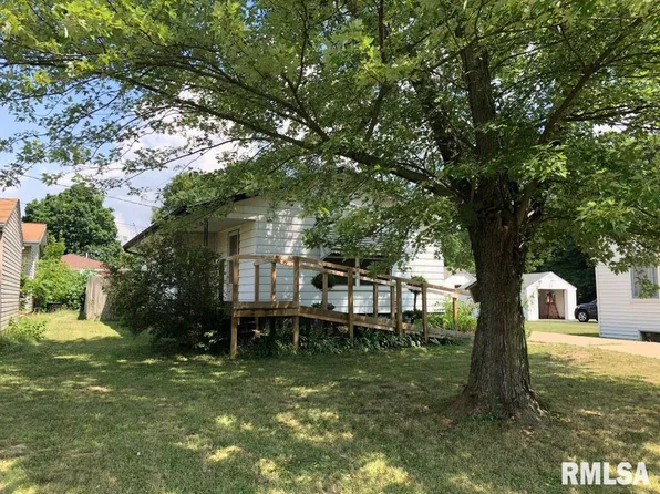 102 S Norwood Pl, East Peoria, IL 61611