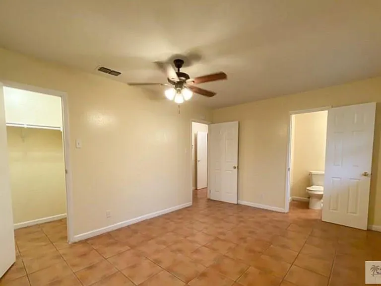 55 Alberta Dr — Photo 10
