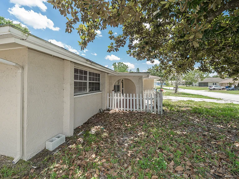 7911 Foxwood Dr — Photo 28