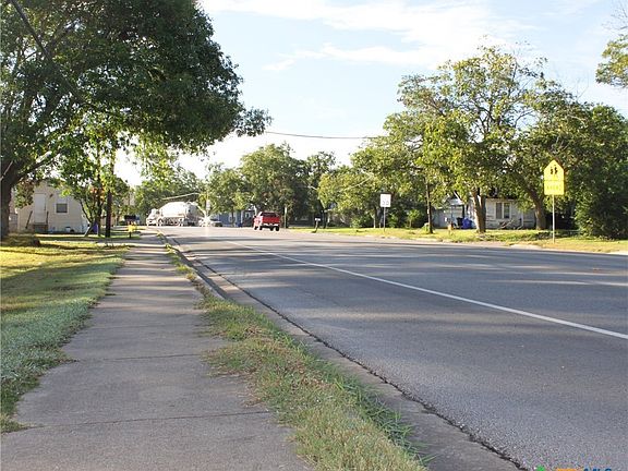 4th image of Phillips Street W Grand Ave