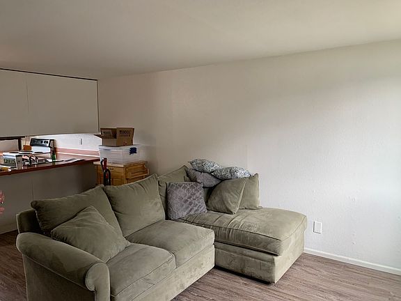 3rd image of 1820C7 Larch St