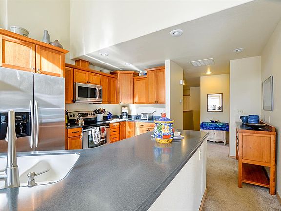 3rd image of 1226 Llandwood Ave