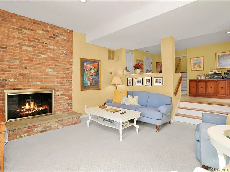 12 Signal Ln — Photo 35