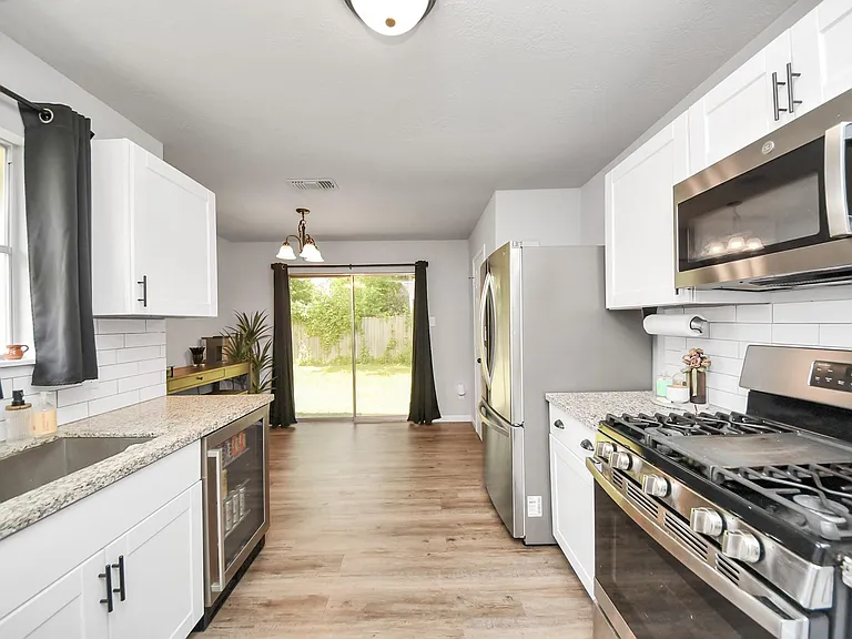 16118 Bunker Ridge Rd — Photo 12