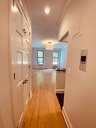 Rented by Metropolis Real Estate of Manhattan