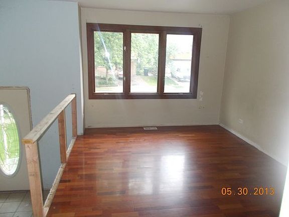 2nd image of 10 W Drummond Ave