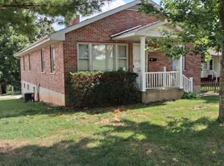 705 W Kelley St, De Soto, MO 63020