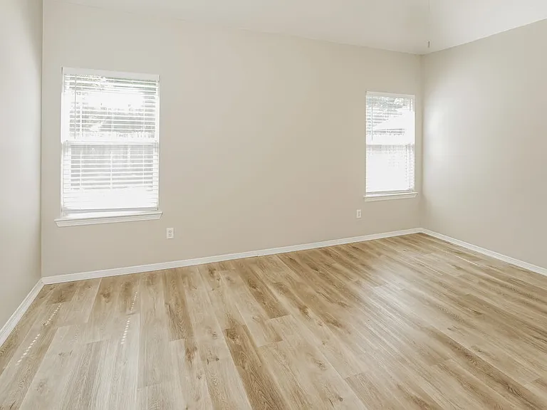 11927 Belle Ct — Photo 9