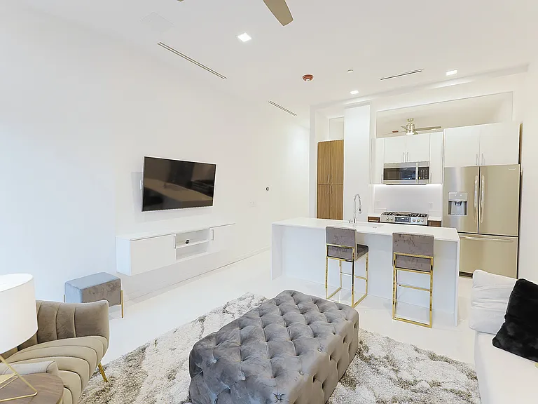 400 S Old Woodward Ave #303 — Photo 11